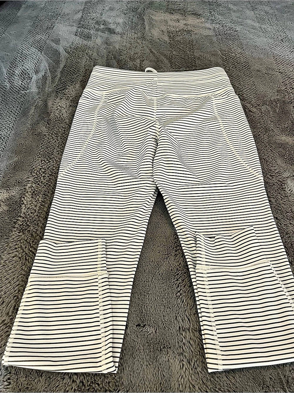Halara Striped Leggings in White & Black Size XL - Picture 2 of 5